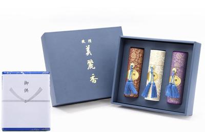 [Beautiful Fragrance Three-Incense Set] Low-smoke Type Incense Sticks. Agarwood, Sandalwood, and Perfume Scents. Comes with Gift Wrapping and a Ceremo