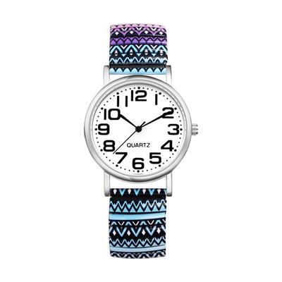 Montre Analogique Étanche Antique pour Femme: Style Bohème avec Bracelet en Acier Inoxydable - Cadeau Parfait pour la Saint-Valentin ou Noël