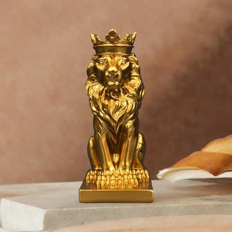 Lion Crowned Statue Table Decoration Handmade Desk Resin Ornament 14.5cm Tall for Wine Cabinet and Home Decoration