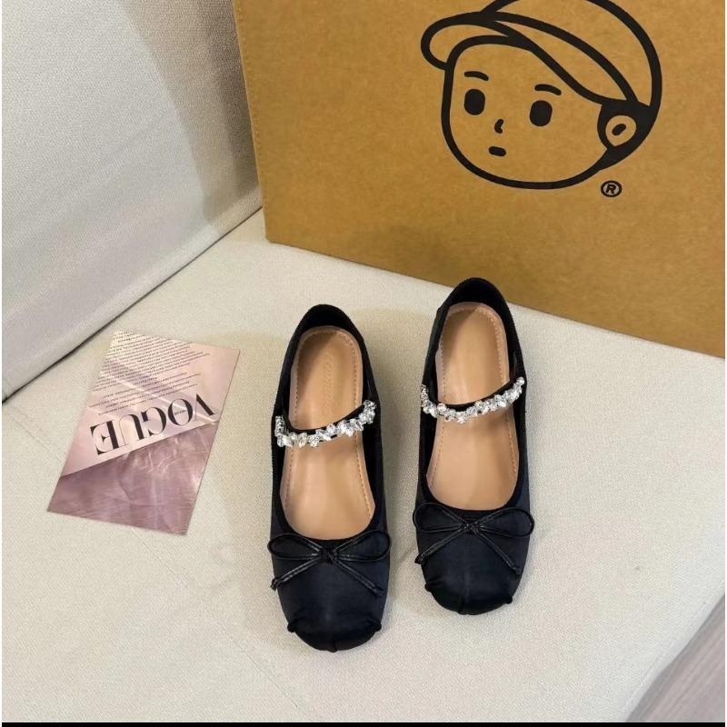 

Маленький человек увеличивает рост на 5 см балетки для женщин, весна и осень стразы бант, легкий рот атласная верхняя одежда, одинарная обувь для женщин 33 чёрный