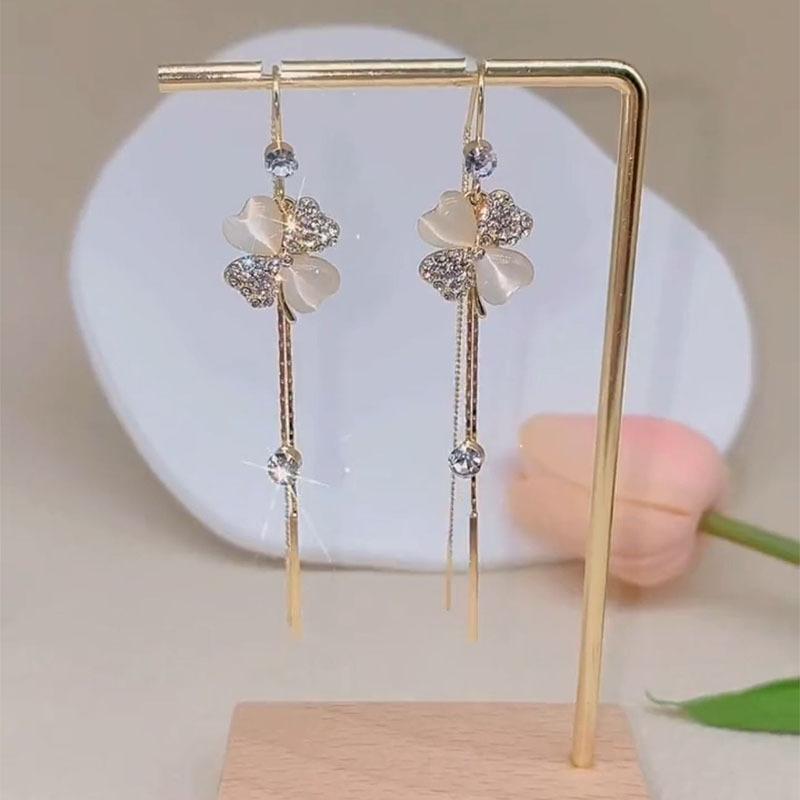 New Temperament Long Tassel Petal Earrings Exquisite and Versatile Earrings Show Face Slimming and High-end Feeling for Women