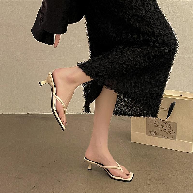 Flip-flops Toe Slippers Female Summer 2025 European and American Square Head Internet Celebrity Cool Slippers Thin Heel White High Heels Versatile