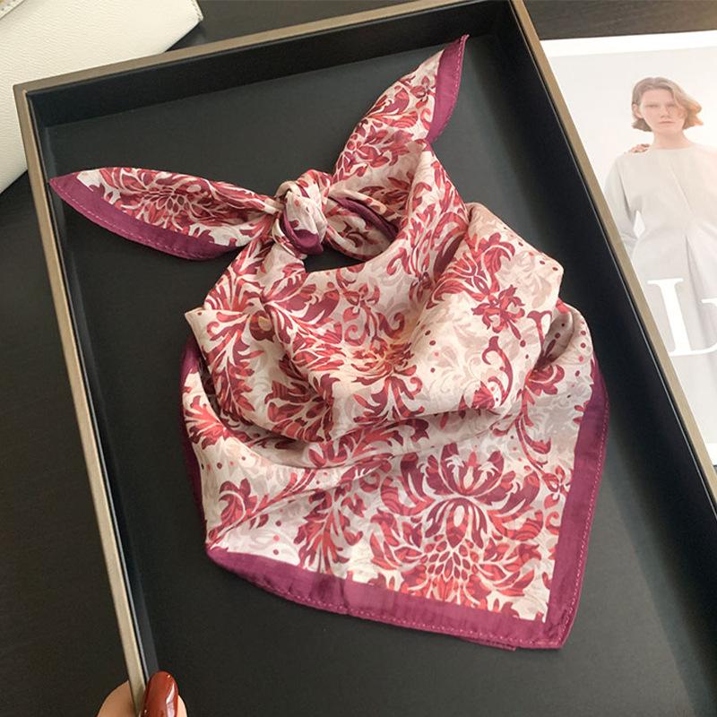 New Fashion Small Square Scarf Temperament Versatile Spring and Autumn High Sense Silk Scarf Women's Printed Square Scarf Neck Protection Small Scarf