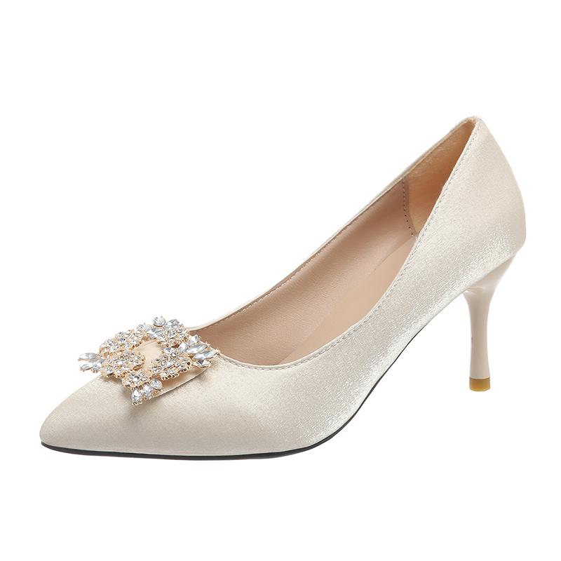 

Французские свадебные туфли, белые атласные модельные туфли подружки невесты с пряжкой из снежинок и жемчуга, белые туфли на высоком каблуке, свадебные туфли больших размеров, женские туфли на каблуке 40