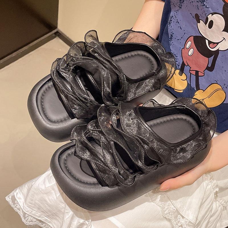 European Station high-luxury slippers women's 2025 summer new beach heightening outer wear versatile stepping on shit thick-bottomed cool slippers