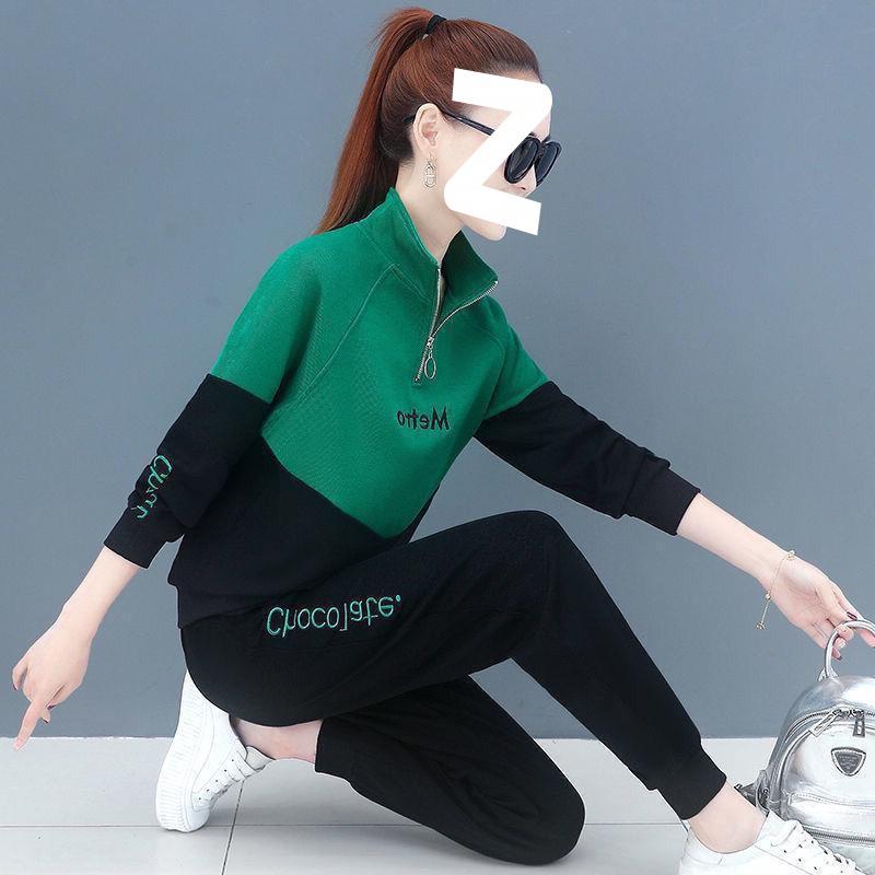 Fall Clothing for Slimming and Reducing Age Appearance, Fashionable and Eye-catching Hoodie Set of Two Pieces, Casual and Sportswear Outfit for Women