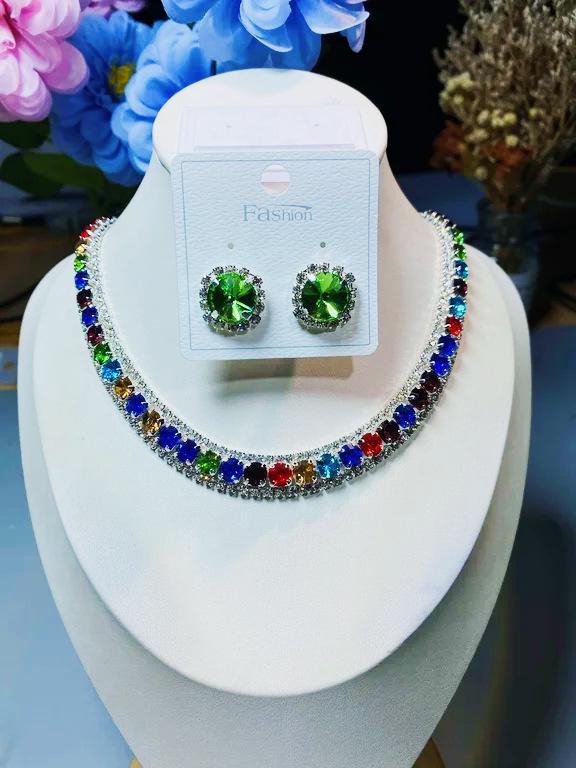Zircon Diamond Geometric Necklace & Earrings Set – Light Luxury Jewelry for Elevated Style