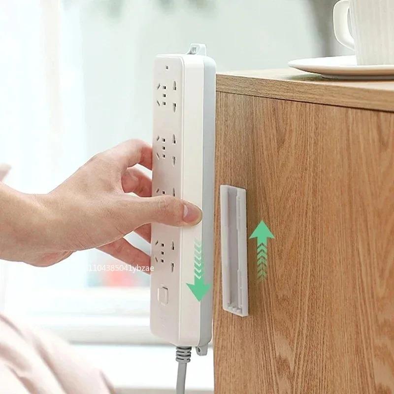 1-20 Stück Wandmontierter Steckdosenleistenhalter Selbstklebender Schreibtisch-Steckdosenbefestiger Streifenbefestiger Steckdosenkabel-Draht-Organizer-Ständer