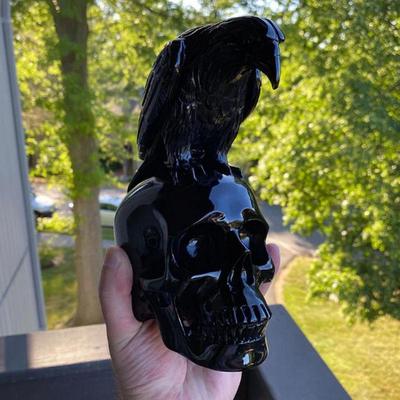 Fake Raven Resin Statue Halloween Decor Creative For Garden Raven On Skull Bird Crow Sculpture Bird Perching On Skeleton Figurin