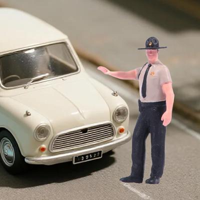 1/64 Miniature Male Police Figure Painted Realistic Resin for Model Trains Architectural Micro