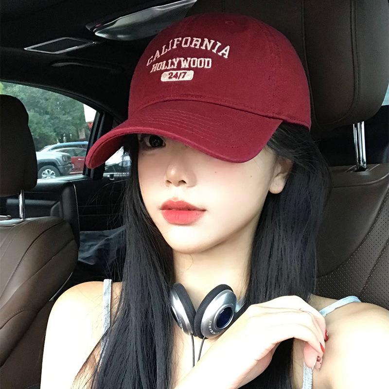 

Кепка бейсболка с вышивкой букв Калифорния женская с широкими полями мягкая модная бордовый