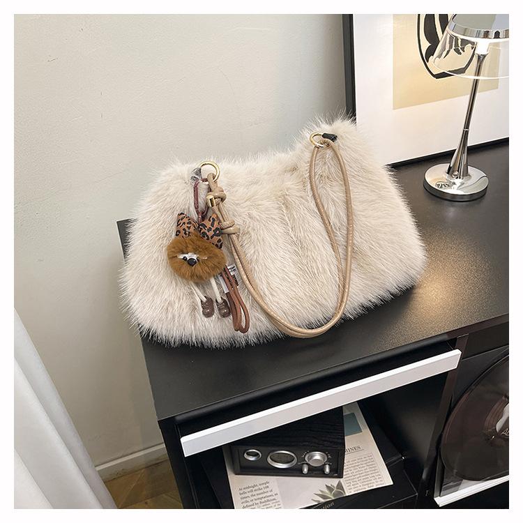Japanese and Korean Fashion Simple Faux Fur 2026 Women's New Winter Style Commuter High-End Feel Shoulder Bag, Handbag and Crossbody Bag