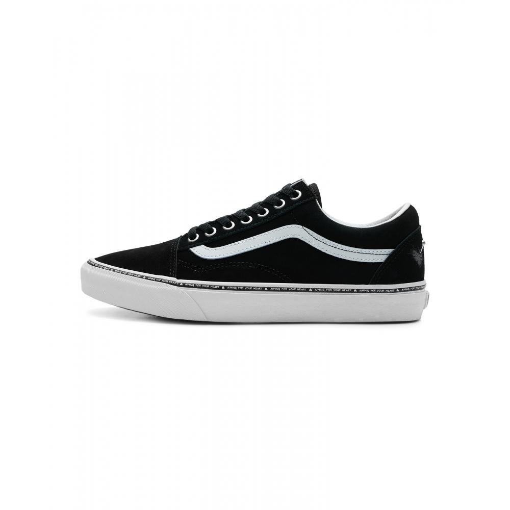 

Old Skool AIMING 4 YOUR HEART BLACK WHITE VN0005UFY281