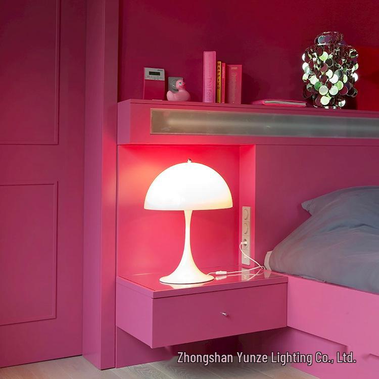 Modern Minimalist Mushroom Table Lamp: Nordic Bedside Light for Warm, Romantic, and Creative Bedroom Decor