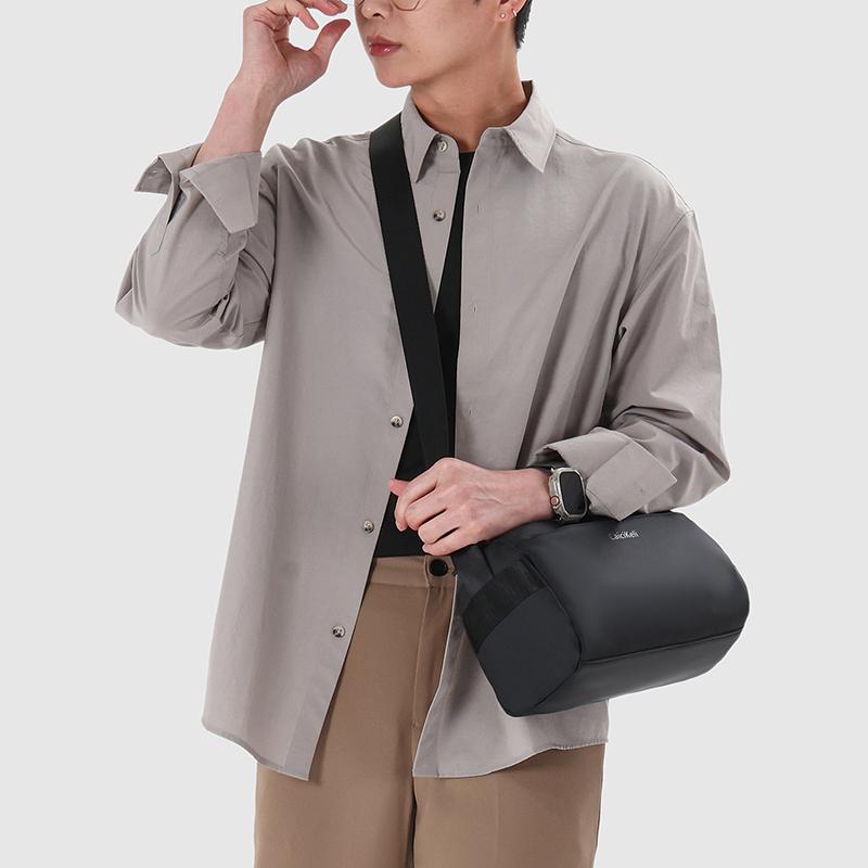 Men's Large Capacity Shoulder Bag Business Postman Waterproof Bag