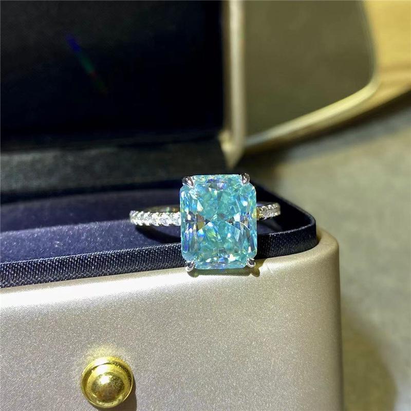 Moissanite Mint Green Irregular Ice Flower Ring