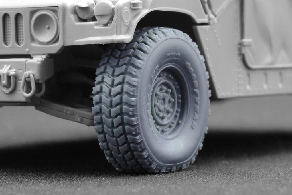 HMMWV MT Radsatz Kunststoffmodellbauteile SCXWM35003S Scale-X 1/35 Gewicht-Verzerrtes Set, 24-Loch-Typ, 5-teilig (für ICM/Academy Modelle) (Militärfahrzeug)