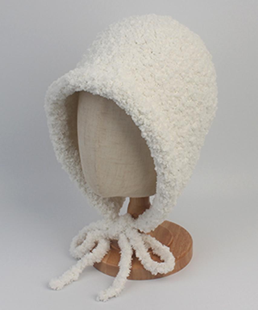 Yunibeosyeolkemiseuteuli Fleece White Bonnet Hat
