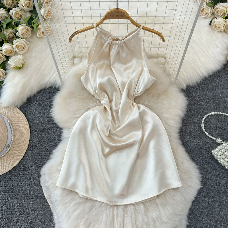 

Summer 2023 New Arrival American Retro Anti-Aging Sexy Midriff Outfit Slim Looking Niche Design Halterneck Ruched Dress Apricot color M