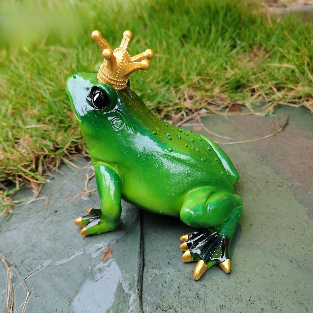 Studující Žába s Korunkou Miniaturní Žabí Sošky Pryskyřičný Materiál Ručně Vyráběné Figurky Žab Roztomilá Žabí Ozdoba Domácí Zahrada
