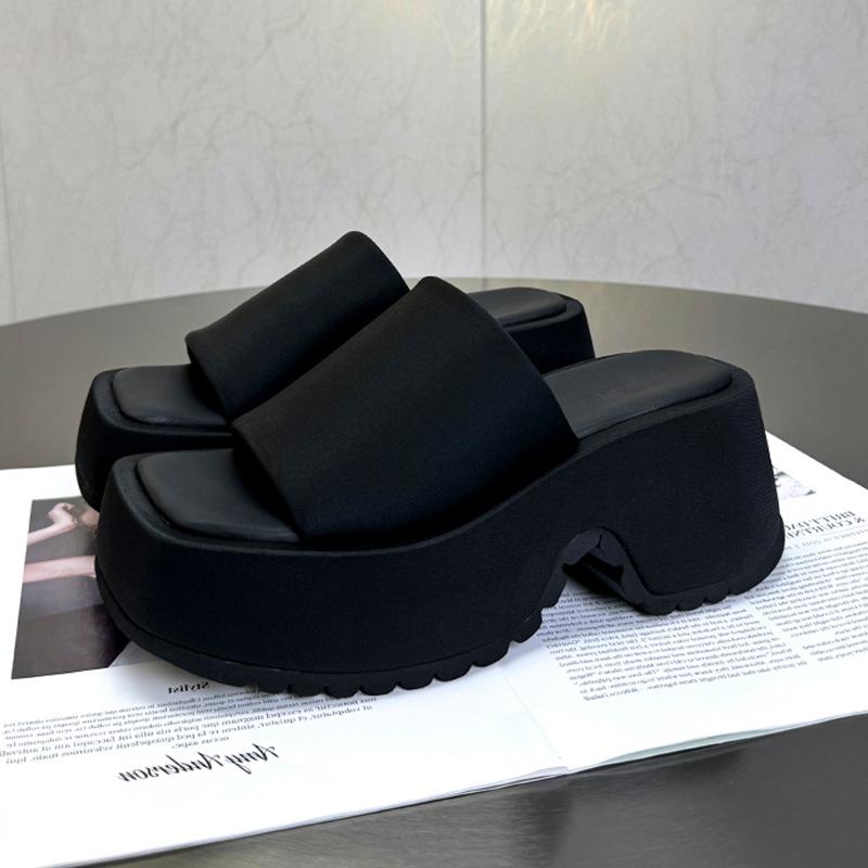 

Европейский толстоподошвенный маленький мужчина, носящий крутые тапочки для женщин 2025 лето новые модные и удобные универсальные тапочки на платформе для w 40 чёрный