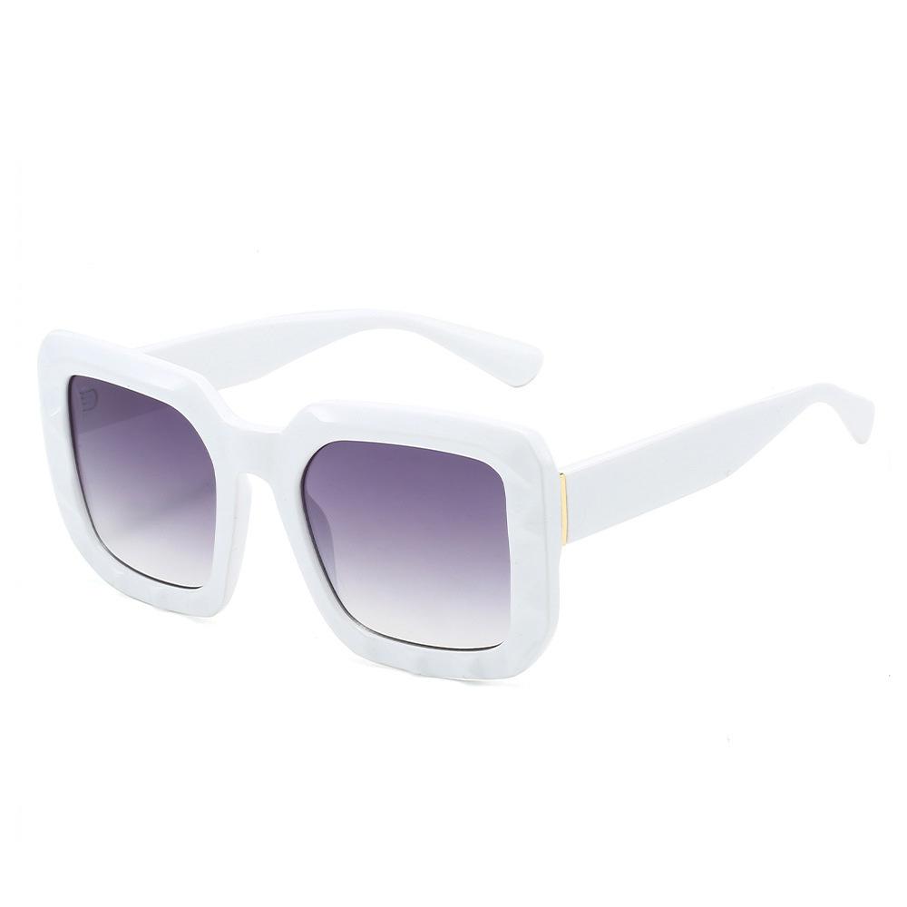 New Retro Gradient Fashion Sunglasses for Women Men Rectangular Frame UV400 Protection Contrast Color Design