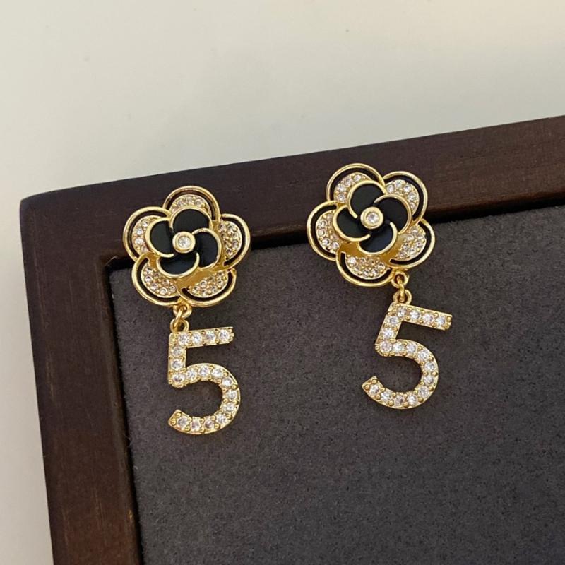 French Retro Micro Inlaid Digital High-end Light Luxury Black Camellia Earrings for Women .