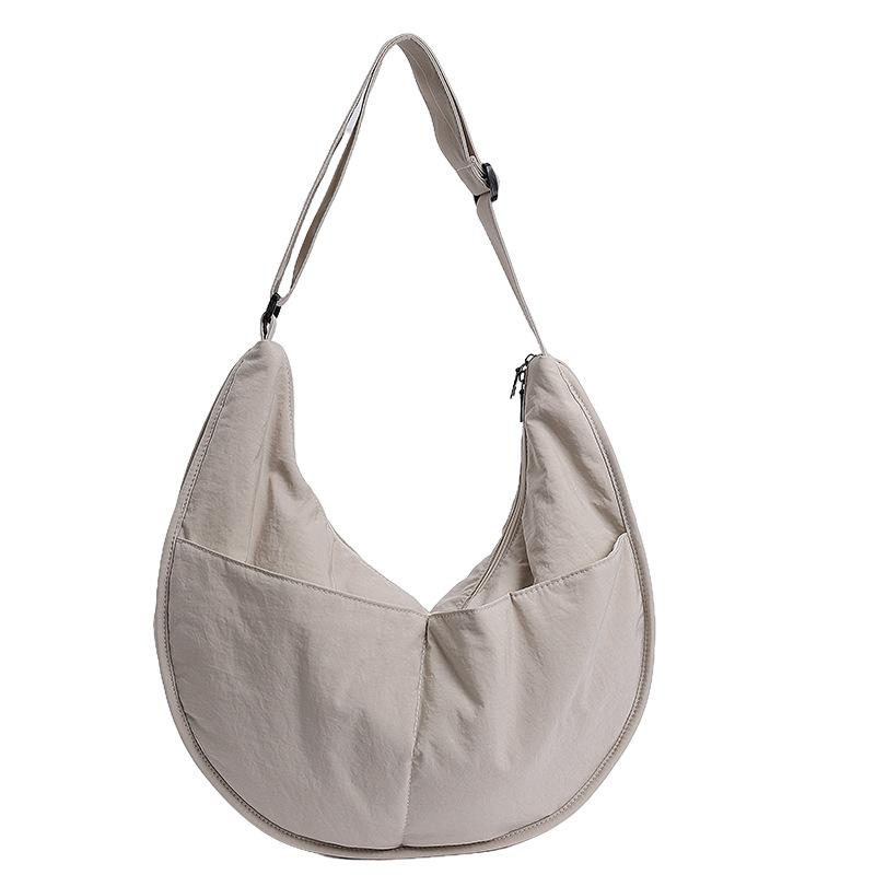 2025 Autumn and Winter New Korean Version of Large-capacity Casual Dumpling Bag Fashionable Versatile Nylon Commuter Shoulder Messenger Bag