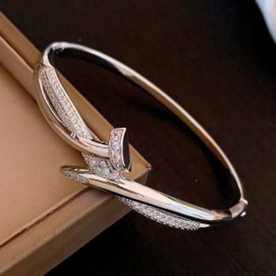 Zircon Flower Geometric Open Bangle: Elegant Retro Bracelet for Women