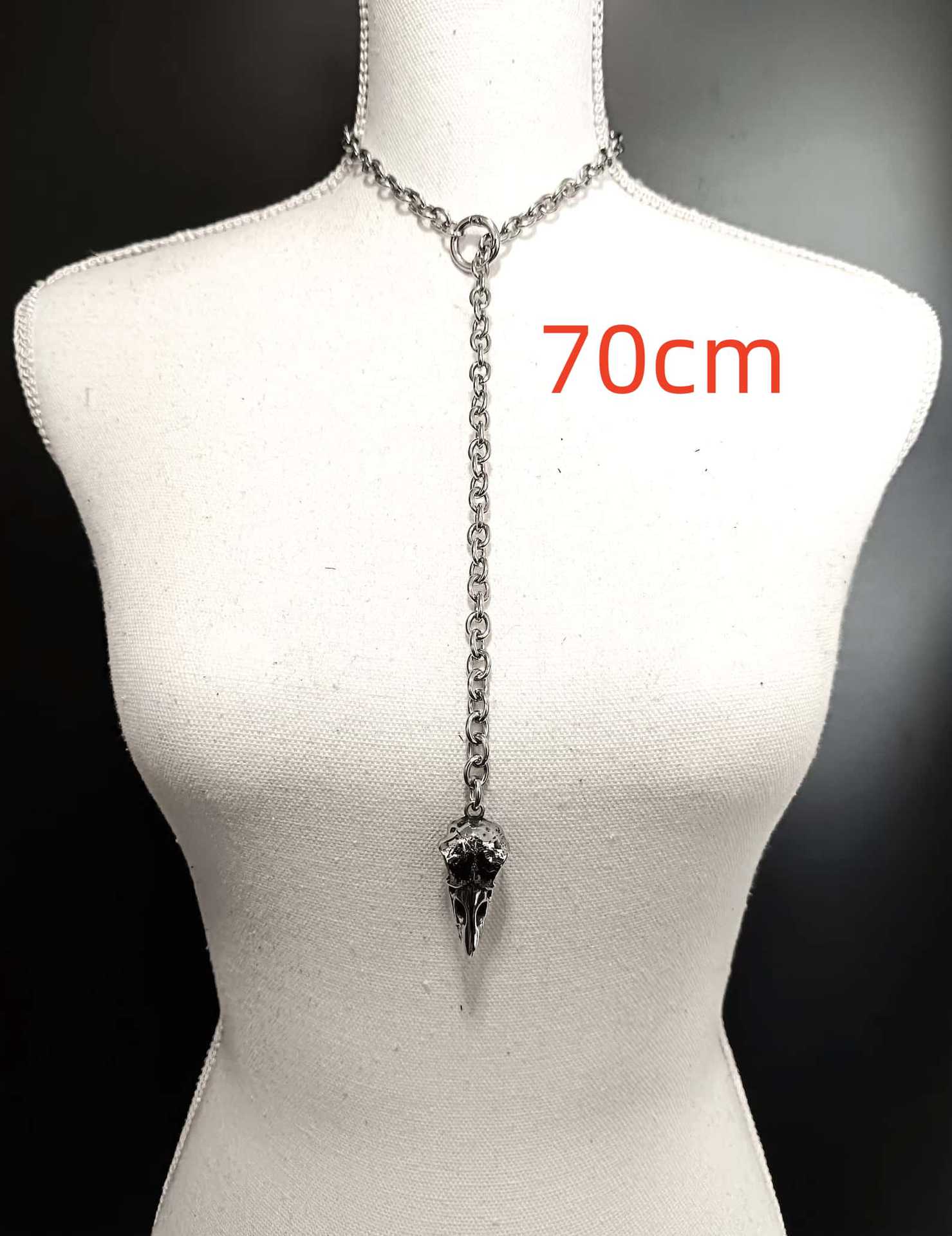 

Personality Goth Sliver Color Crow Bird Skull Tassel Pendant Opening Adjustable O-ring Necklace for Women Men Halloween Jewelry