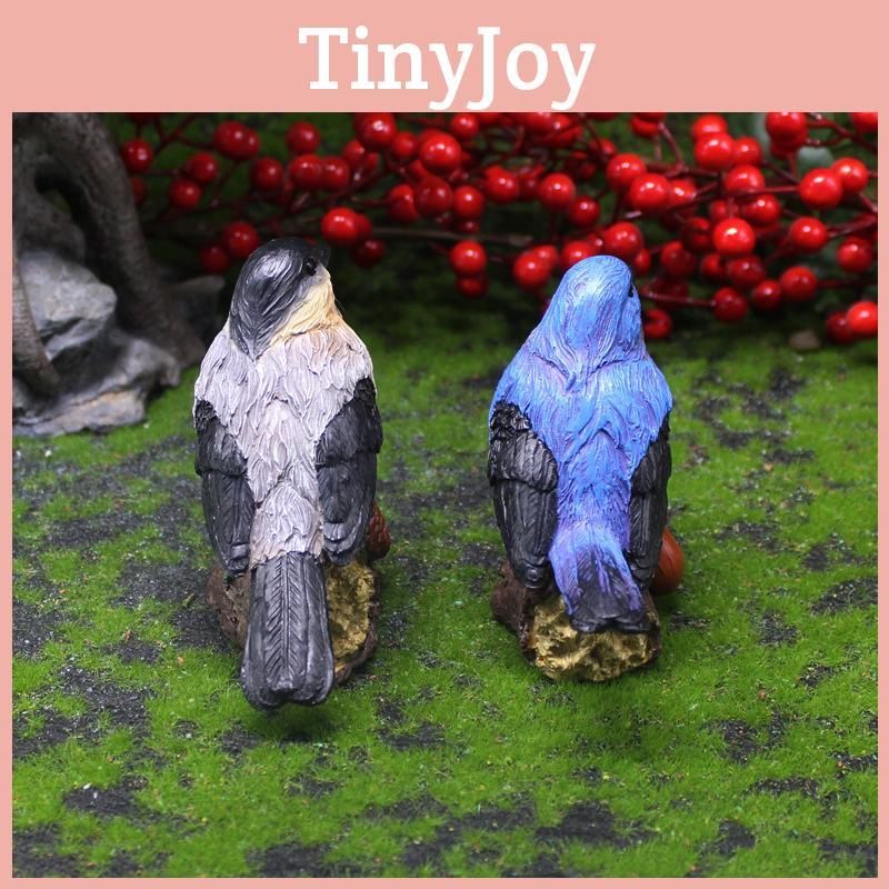 Model Resin Bird With Pinecone And Acorn For Memorial And Festive Gift Giving