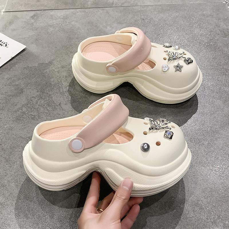 Thick-soled hole shoes women's summer 2025 heightening beach seaside non-slip cool slippers versatile women's summer outer wear soft sole