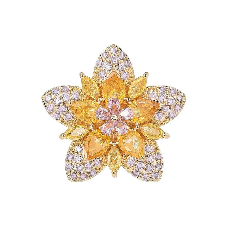 Small brooch with micro-set zirconia golden flowers, niche and exquisite, small triangular floral pin, brooch accessory золотой