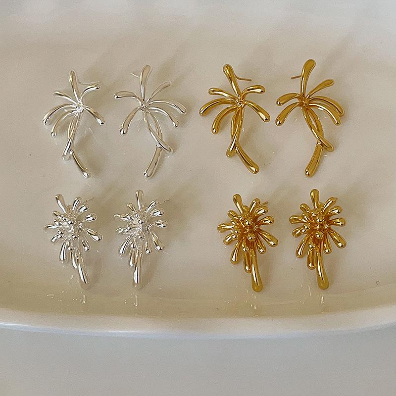 Elegant Retro Luxury Firework Stud Earrings for Women - Trendy, Versatile, and Fashionable