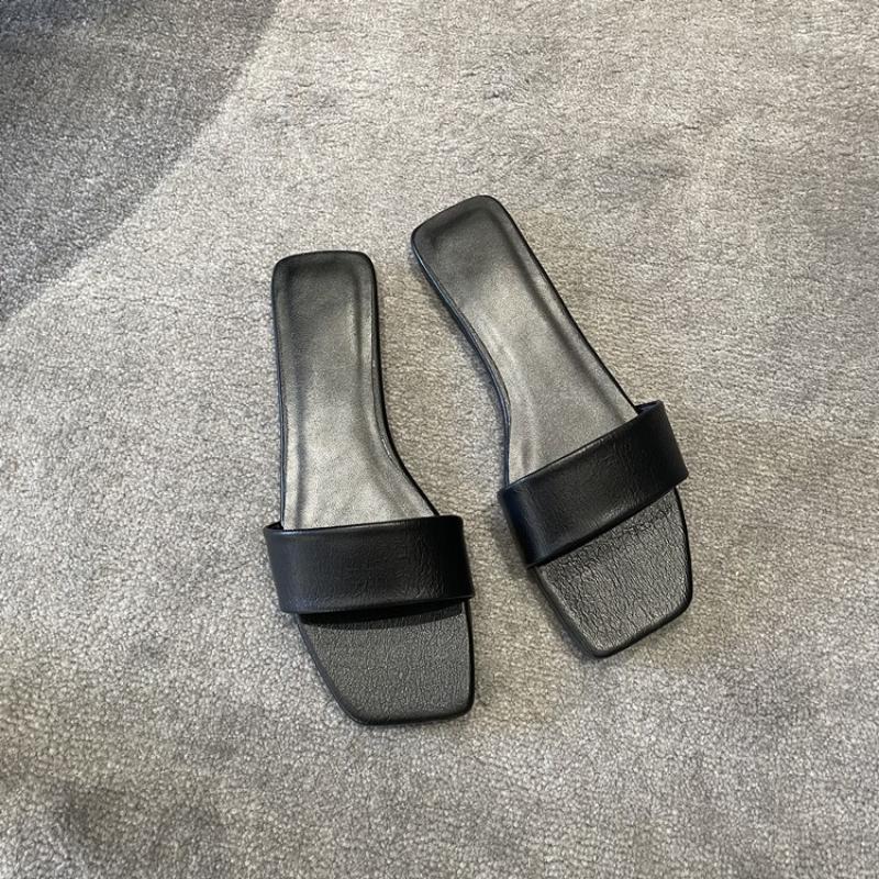 Fashion Women Fashion Sandals 2025 New Summer Flat Shoes Square Toe Slip-on Girls Indoor Street Slippers Plus Size Beach Slides