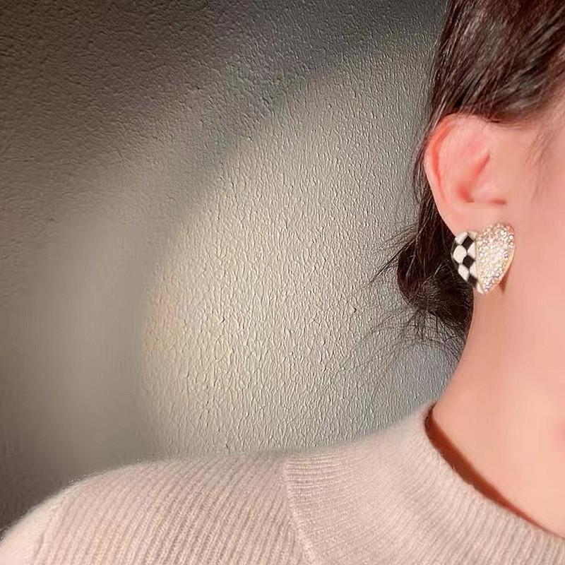 S925 Sterling Silver Asymmetrical Black & White Plaid Heart Earrings