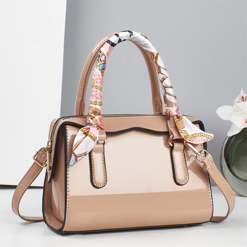 New Design Bright Leather Pillow Bag Fashionable High-value Handbag Big Capacity Versatile Shoulder Bag Not Heavy Luxury Crossbody Bag