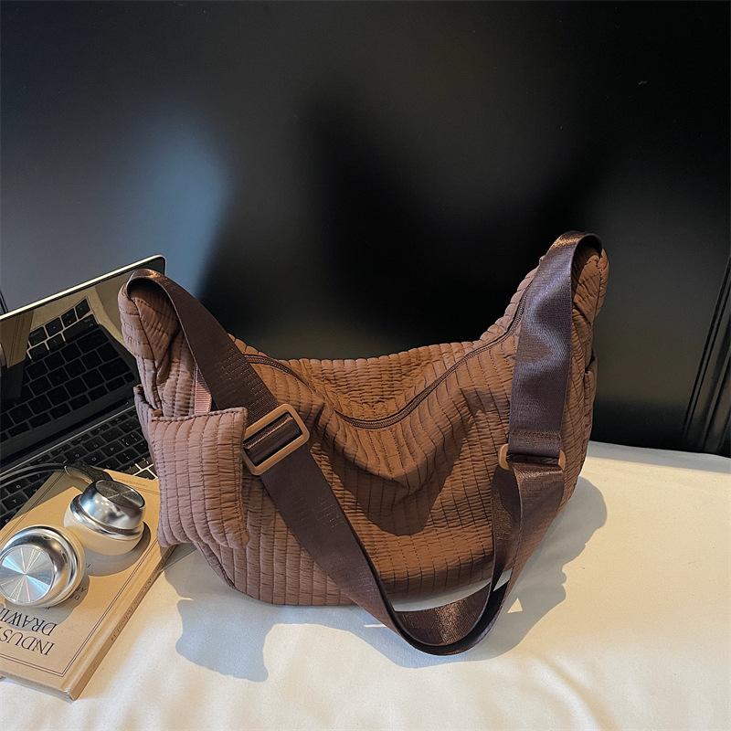

Niche high-end underarm bag women s 2025 new simple casual cloth bag large-capacity one-shoulder crossbody dumpling bag коричневый