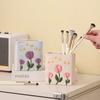 Porte-stylo en céramique Tulipe | Porte-rangement 3D en relief en forme de livre | Organisateur de pinceaux de maquillage et pièce décorative