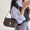 Niche high-texture underarm bag retro portable magnetic buckle baguette bag temperament women's shoulder crossbody saddle bag women