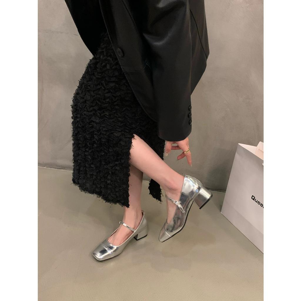 Tykk hæl rød single sko damesko 2025 ny sommer høy hæl sølv Mary Jane med skjørt kveldssko