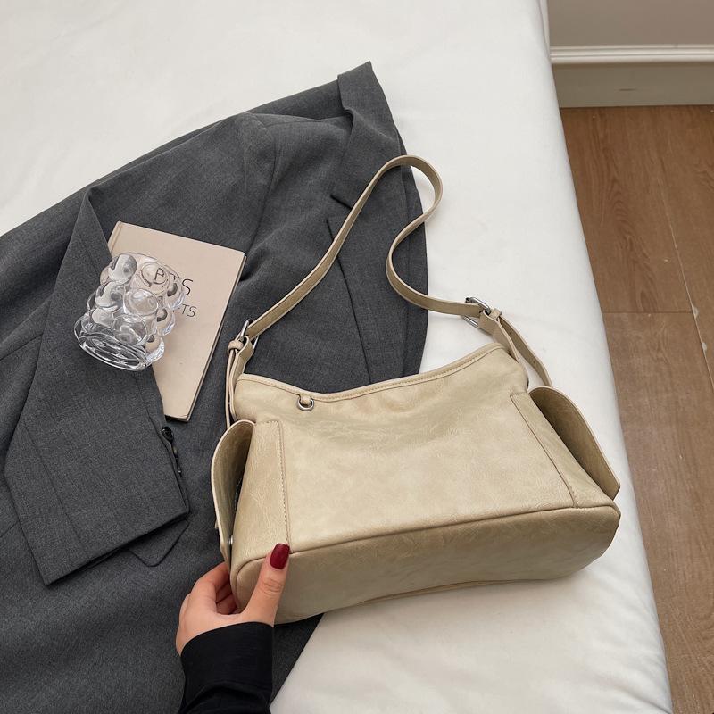 Premium sense large-capacity bag women's new autumn and winter simple and versatile shoulder messenger bag