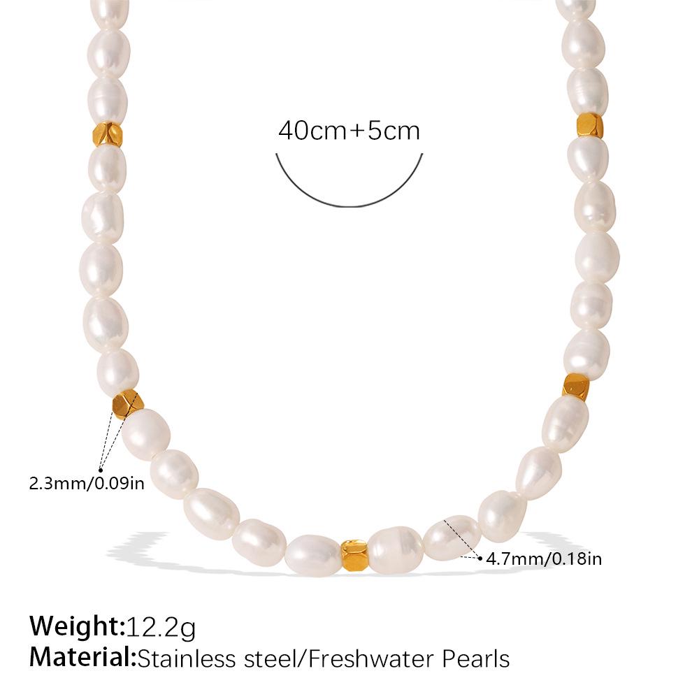 Ретро-колье из неровного пресноводного жемчуга с кулоном с тисненым портретом