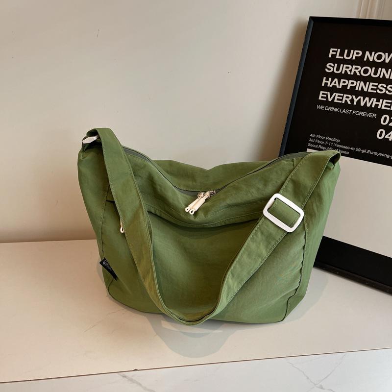 Canvas Bag Large Capacity Shoulder Bag Women's Light Leisure Student Niche Messenger Bag Trend