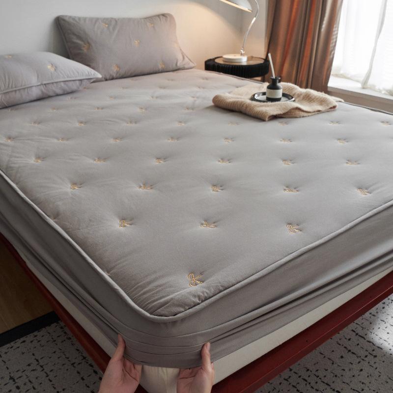 

Зимний вышитый хлопковый стираный хлопковый антибактериальный соевый наполнитель, однотонный утолщенный защитный чехол для матраса 120x200x30cm 1pc