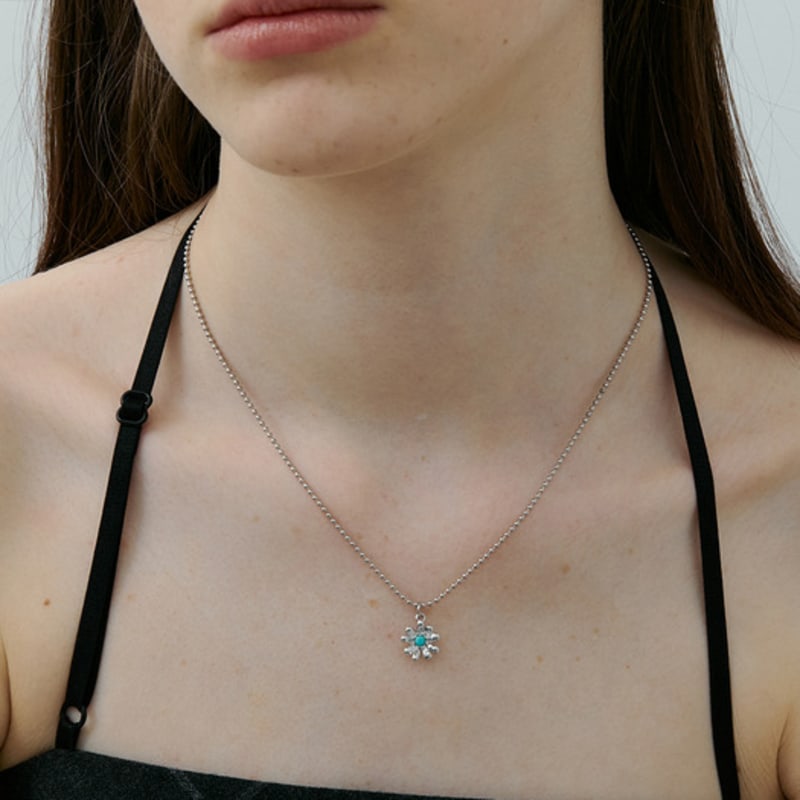 

VINTAGE HOLLYWOOD Daisy Bloom Garden Necklace Yellow