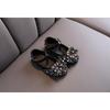 Zapatos sencillos para niñas, nuevos modelos casuales de primavera y otoño con lazo de pedrería, ideales para baile y espectáculos infantiles de tamaño pequeño a mediano.