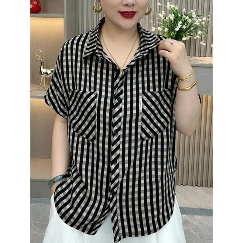 

Womens Black and White Striped Short Sleeve Casual Shirt M серый