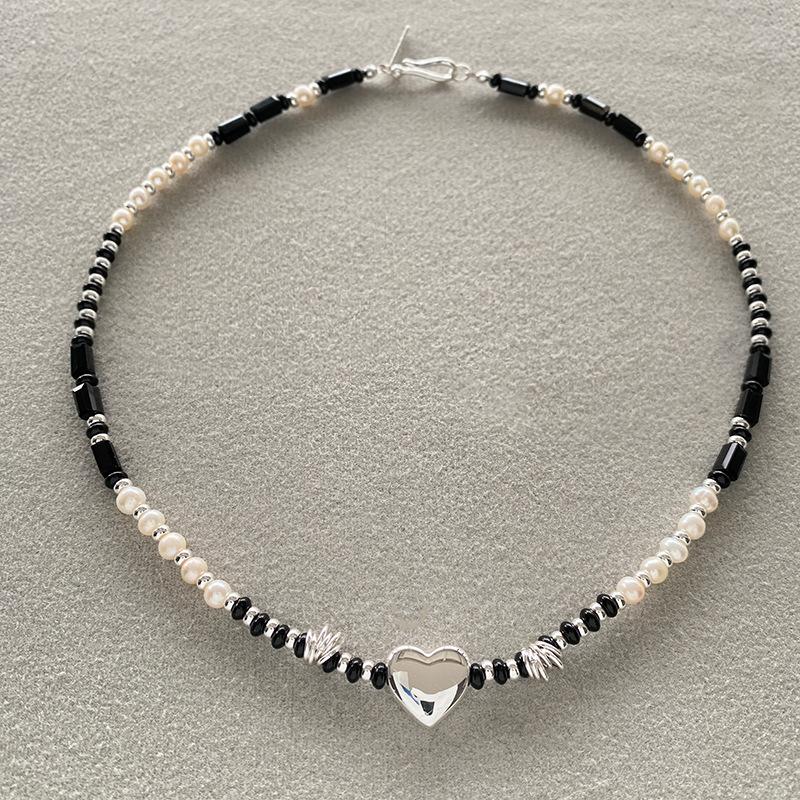 

Used vintage freshwater pearl necklace, palace style black agate clavicle chain
