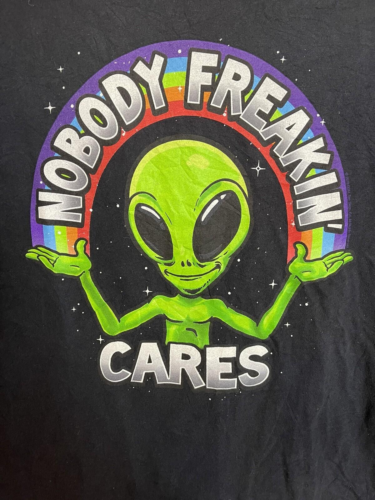DOM Alien Nobody Freakin’ Cares tee shirt! Adult X-Large Black Unisex T-Shirt S